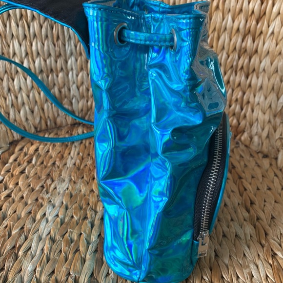 ❣️Sold❣️EUC Unif Quip Mini Holographic Backpack - Picture 6 of 8